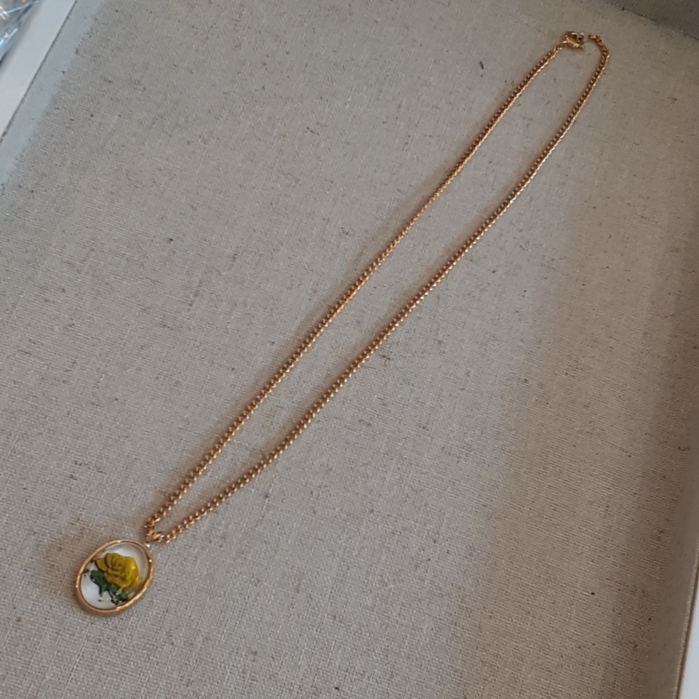 Vtg 1960-70s Yellow Rose Cameo Reverse Painted Necklace - Picture 2 of 4